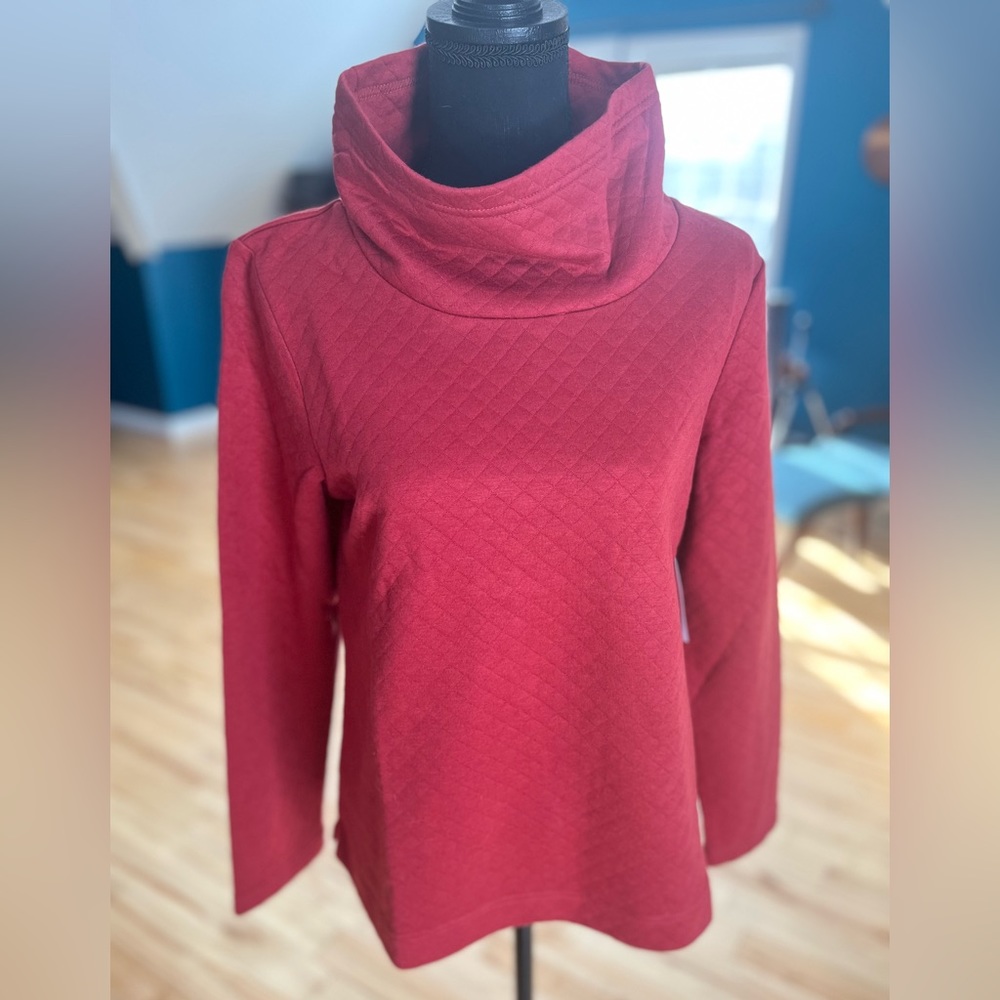 NWT women’s Rio Red Coldwater Creek sweatshirt Size Petite Small
